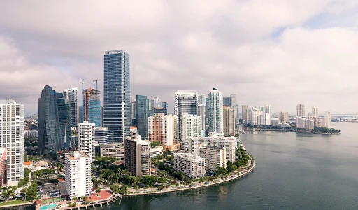 ¿Romance elevado? El encanto de los hoteles con vistas panorámicas en el corazón de Miami