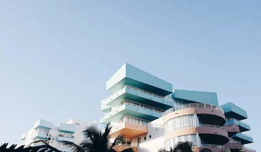 Epitome of Elegance: The Architechural Grandeur Behind Miami's Luxury Hotels
